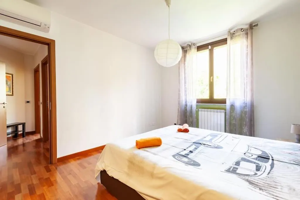 Casa Azzurra - By Host4U Apartment San Donato Milanese 0*,  Italy